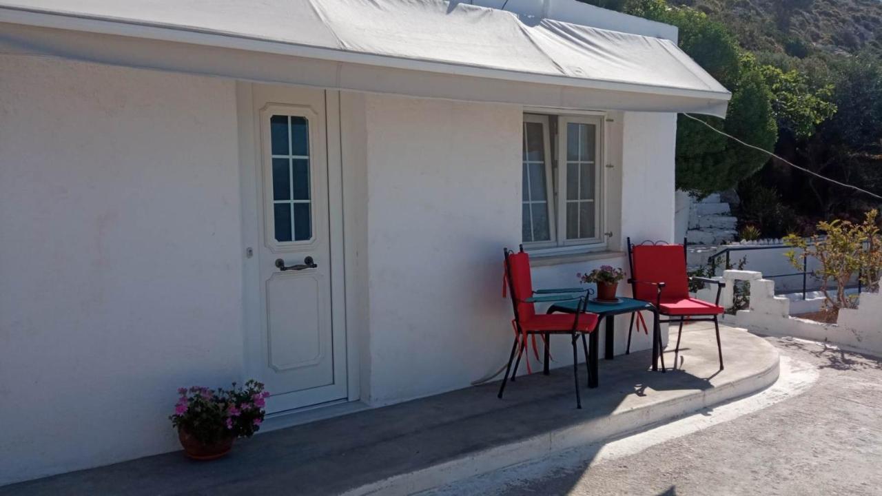 Sweet Home With Two Beds -One Single Room- With Beautiful View! Agia Marina  Exterior photo